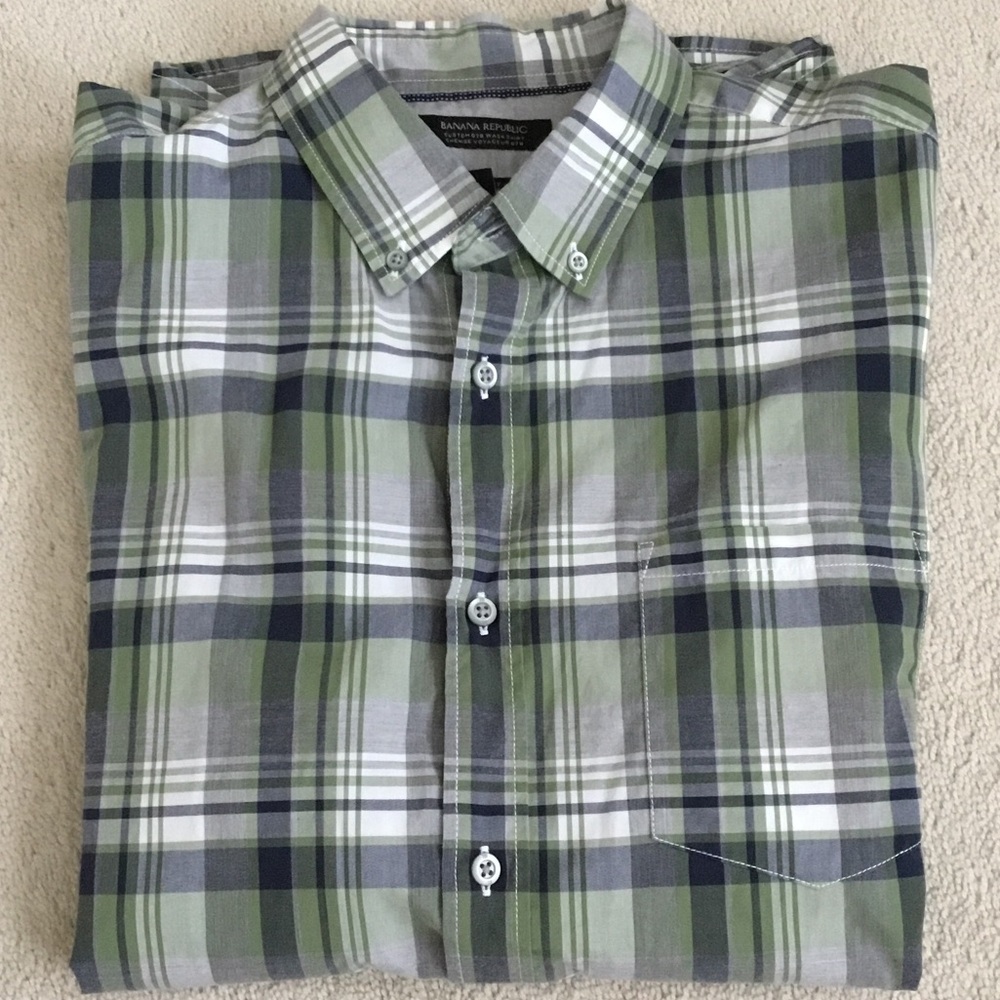 BANANA REPUBLIC Men's Green and White Plaid Button-Down Shirt - size L